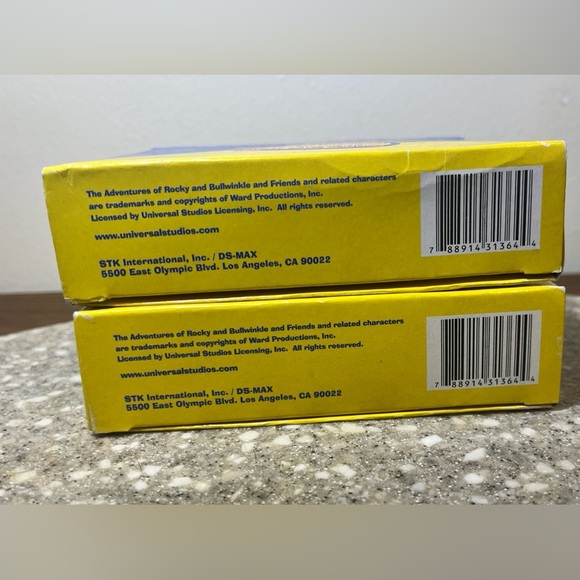 Lot Of 2 Vintage The Adventures Of Rocky & Bullwinkle Crayons 63 Piece Box Rare - Picture 7 of 7